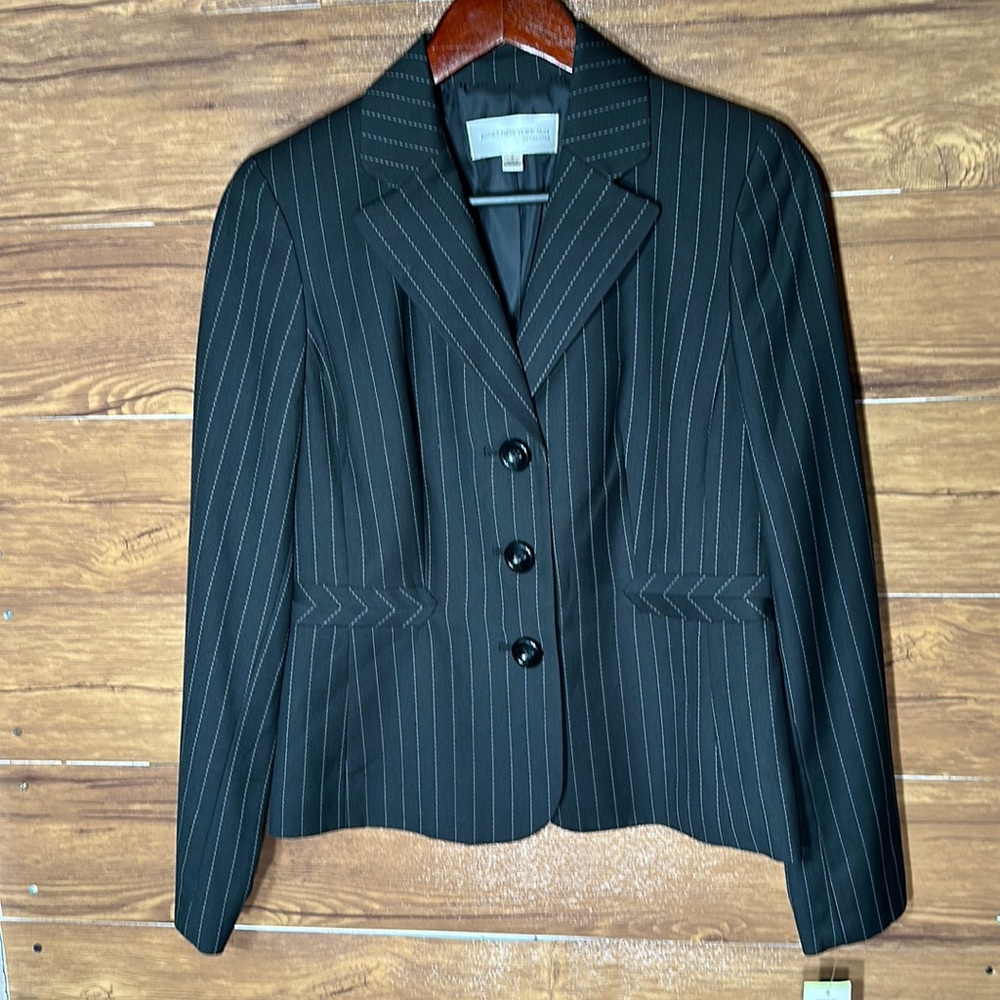 Jones New York women Blazer/ Suite Jacket new with tags size 4